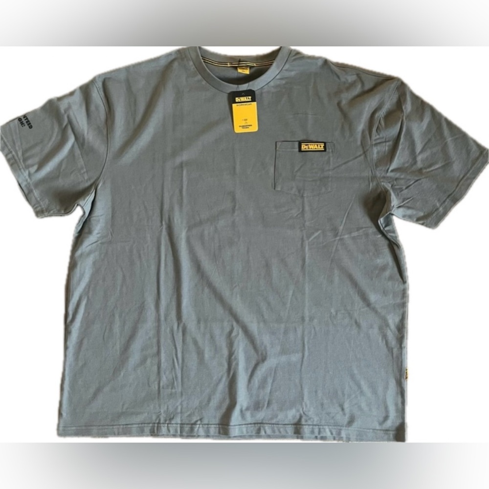DeWALT workwear pocket tshirt. New with tags. Mens size 2XL
